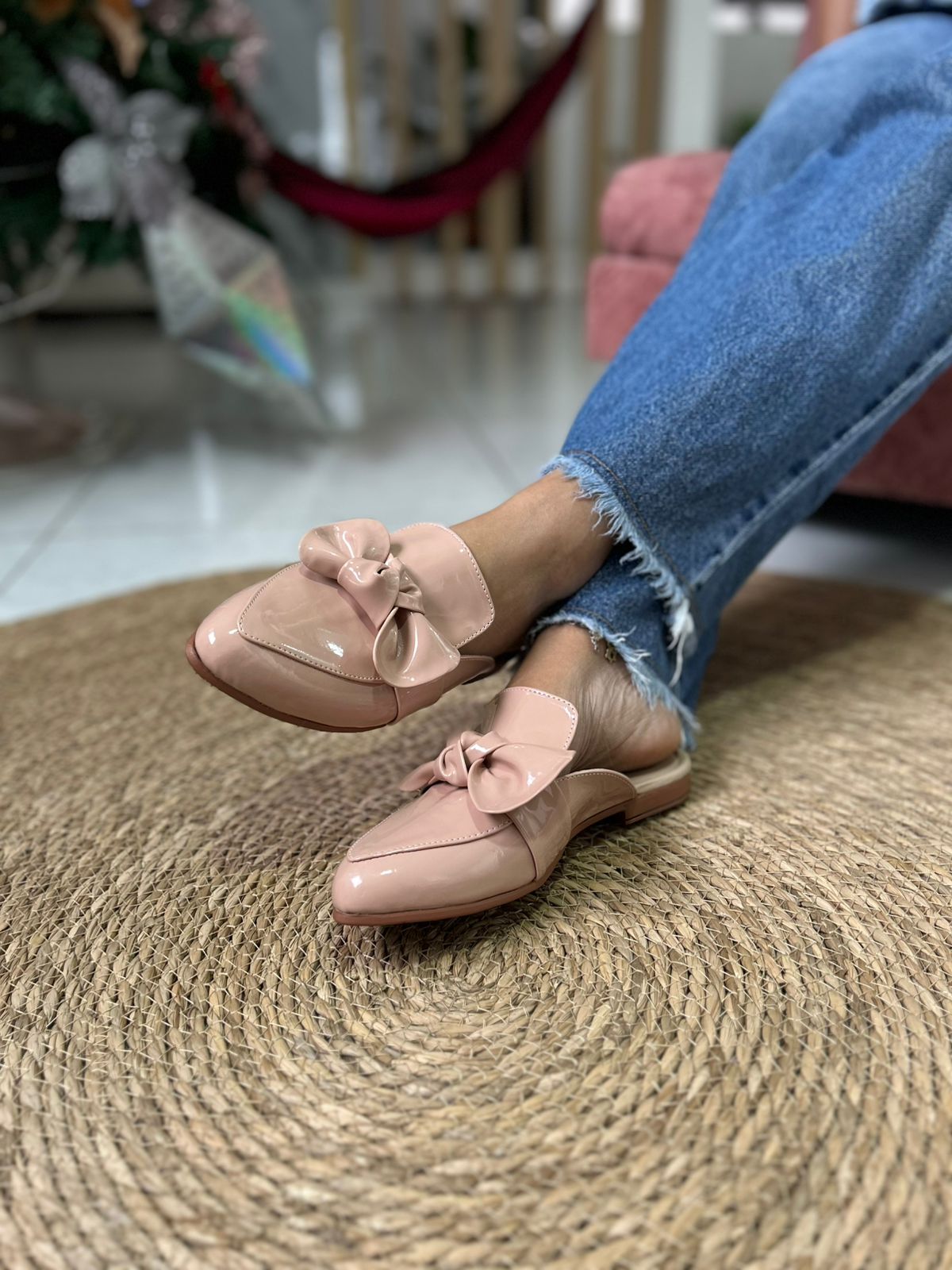 Mule, zueco charol nude con moño grande - SAYO Shoes