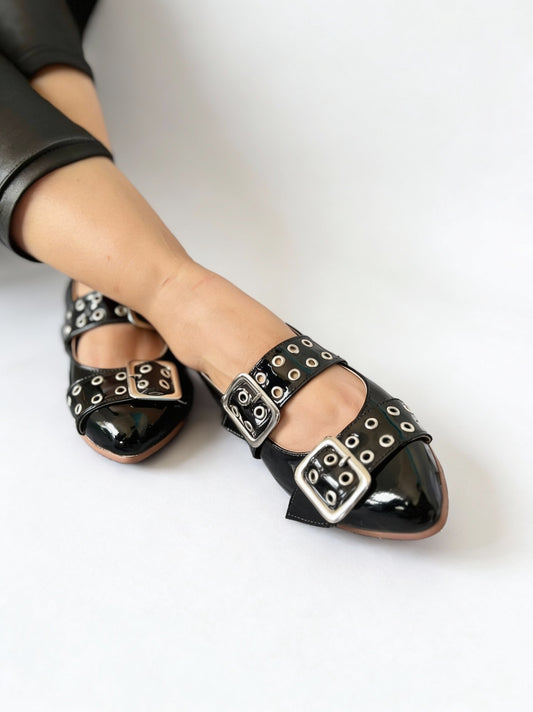 Baleta Vanguardista destalonadas con 2 hebillas y ojales, Flats,  - SAYO Shoes